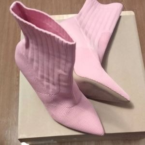 Discreet pink boot Steve Madden
